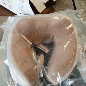 Memory foam neck pillow for massages